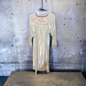 Vintage Elana Nightgown Light Green Flannel Interior 100% Polyester Sz Small